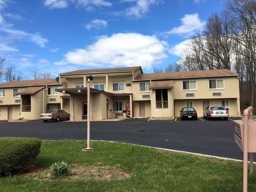 Colonade Motel East Windsor Exterior photo